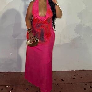 FLORAL PRINT PLUNGE NECKLINE MAXI DRESS